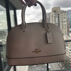 ✨AUTHENTIC COACH PURSE✨